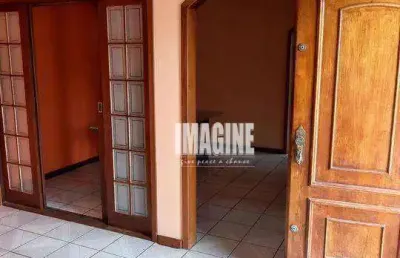 Sobrado no cangaiba com 3 dormitórios sendo 1 suíte, 4 vagas, 200 m²