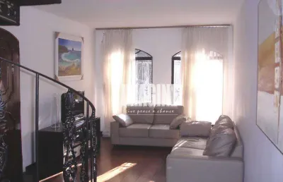 Sobrado no tatuapé com 2 dormitórios sendo 1 suíte, 4 vagas, 320m²