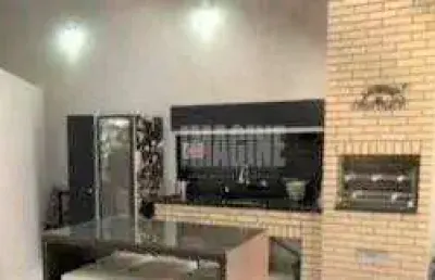 Sobrado na cidade líder com 3 dorms sendo 1 suíte, 2 vagas, 135m²