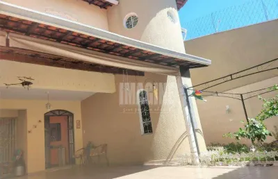 Sobrado na vila prudente com 4 dorms sendo 2 suítes, 10 vagas, 290m²
