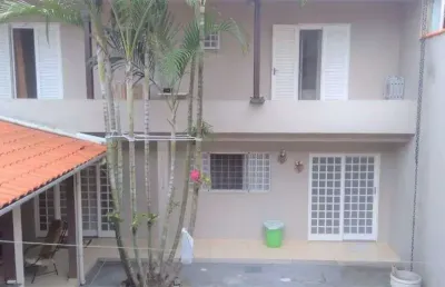 Sobrado na cidade líder com 4 dorms sendo 1 suíte, 3 vagas, 290m²