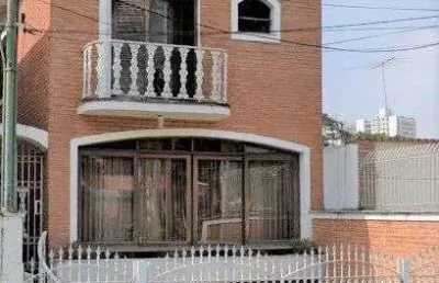 Sobrado na mooca com 2 dorms sendo 1 suíte, 3 vagas, 231m²