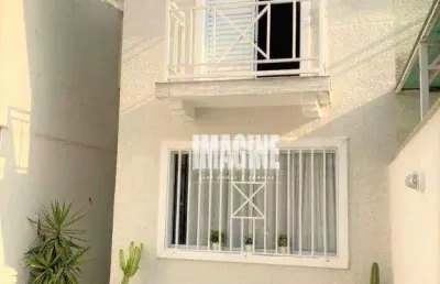Sobrado na água rasa com 3 dorms sendo 1 suíte, 2 vagas, 110m²