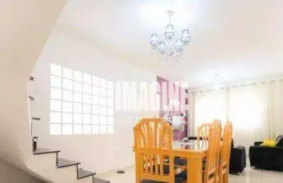 Sobrado no tatuapé com 4 dorms sendo 1 suíte, 5 vagas, 160m²