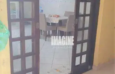 Sobrado na vila prudente com 3 dorms sendo 1 suíte, 3 vagas, 180m²