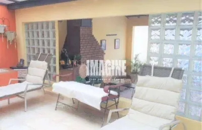 Sobrado na mooca com 3 dorms sendo 1 suíte, 3 vagas, 286m²