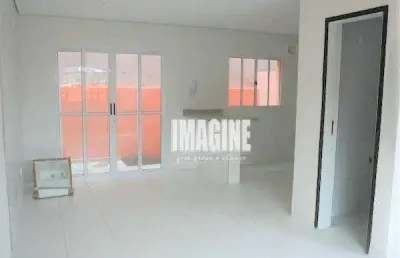 Sobrado em condomínio na penha com 3 dorms sendo 1 suíte, 2 vagas, 90m²