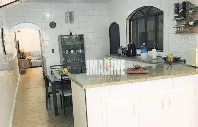 Sobrado em itaquera com 3 dorms sendo 1 suíte, 2 vagas, 220m²