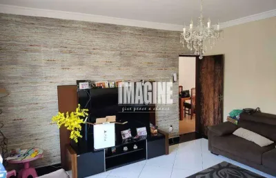 Casa na vila formosa com 3 dorms sendo 1 suíte, 2 vagas, 200m²