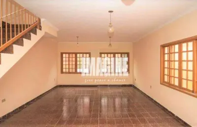 Sobrado no carrão com 3 dorms sendo 1 suíte, 2 vagas, 209m²