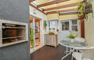 Casa em condomínio fechado com 3 quartos à venda na rua victório viezzer, 471, vista alegre, curitiba por r$ 1.170.000