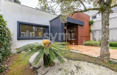 Casa comercial para alugar na rua gardênio scorzato, 220, vista alegre, curitiba por r$ 19.990