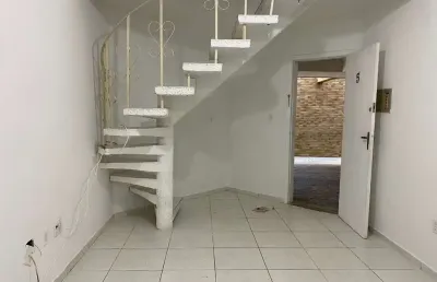 Sobrado para alugar com 2 quartos no canto do forte