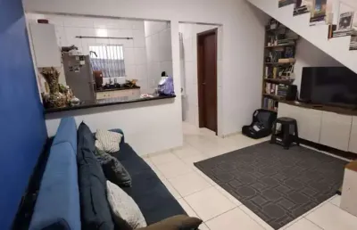 Sobrado com 2 dormitórios à venda, 65 m² por r$ 300.000,00 - jardim alice - praia grande/sp