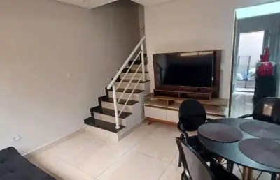 Casa com 2 quartos para alugar na Rua Teófila Vanderlinde, 563, Cidade Ocian, Praia Grande