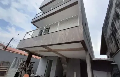 Sobrado triplex, novo, com 2 suítes à venda, 116 m² área privativa, entrada independente, 4vg, churrasqueira, por r$ 620.000 - mirim - praia grande/sp