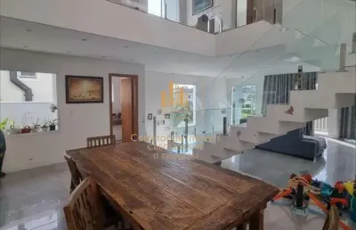 Casa em condomínio com 3 quartos(2 suítes) à venda, 257 m²