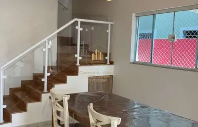 Casa à venda com 3 dormitórios(1 suíte) por r$ 640.000