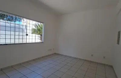 Casa com 2 quartos para alugar na Avenida Edgar Vieira, 65, Boa Esperança, Cuiabá