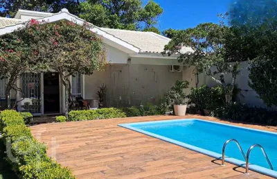Casa com 3 quartos à venda na rua maria pires linhares, 247, campeche, florianópolis, 100 m2 por r$ 1.850.000