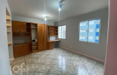 Apartamento com 1 quarto à venda na rua duarte schutel, 232, centro, florianópolis, 28 m2 por r$ 380.000