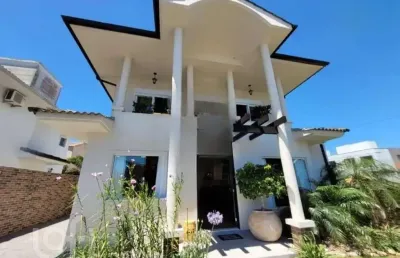 Casa com 4 quartos à venda na rua do farol, 631, campeche, florianópolis, 200 m2 por r$ 2.450.000