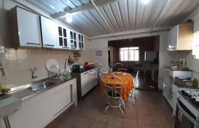 Casa bairro alto a venda com 2 dormitorios e quintal