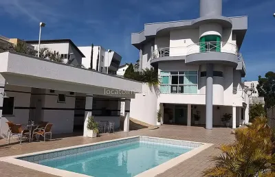 Casa duplex com 5 suítes - piscina aquecida - área gourmet - condomínio bosque imperial