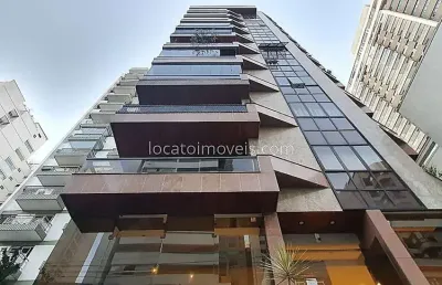 Cobertura duplex - quatro quartos, duas suítes , três salas - cinco vagas - centro