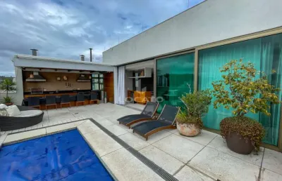 Cobertura de luxo mobiliada com vista privilegiada e área gourmet completa