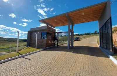 Terreno com excelente topografia no condomínio  colina do sol.