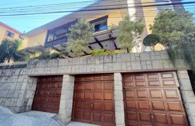 Casa com 5 quartos à venda na Rua Benjamin Constant, 1280, Santa Helena, Juiz de Fora