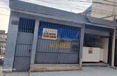 Casa com ponto comercial na frente e excelente  valor