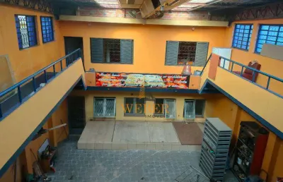 Sobrado 216mts com 3 casas prontas e 2 para terminar