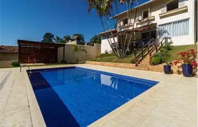 Confortável casa tipo para venda em roseira com 4 quartos, sendo 2 suítes, 350m²