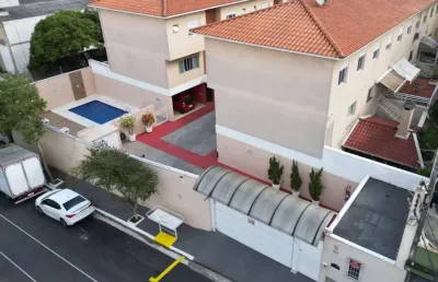 Sensacional casa em condomínio para venda com 3 quartos, sendo 1 suíte, 140m²