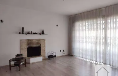 Oportunidade! sobrado alto padrão no caxingui com 5 suítes, lareira e totalmente isolada.