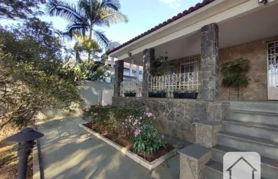 Encantadora residência com ambientes integrados e jardim exuberante na vila pirajussara