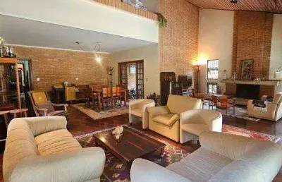 Casa de 477m² com piscina em condomínio fechado granja caiapiá - cotia/sp