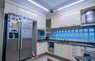 Casa com 3 quartos para alugar no Jardim Utinga, Santo André 