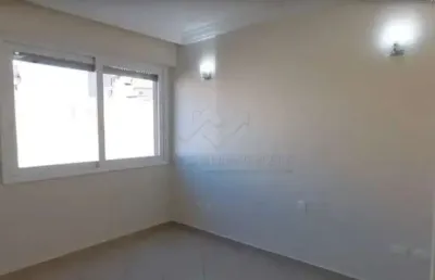 Apartamento de 140m², com 3 quartos, sendo 2 suítes com 1 vaga de garagem.