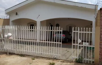 Casa com 3 quartos à venda no Brasil, Uberlândia 