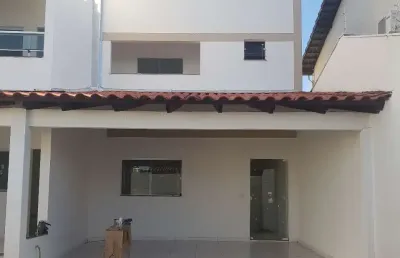 Casa com 3 quartos à venda no Jardim Europa, Uberlândia 