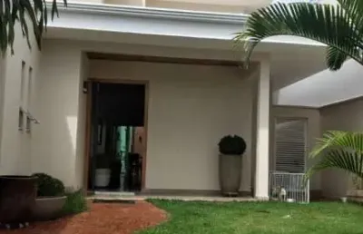 Casa com 3 quartos à venda no Jardim Karaíba, Uberlândia 