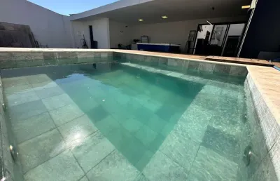 Casa com 3 quartos à venda no Santa Mônica, Uberlândia 