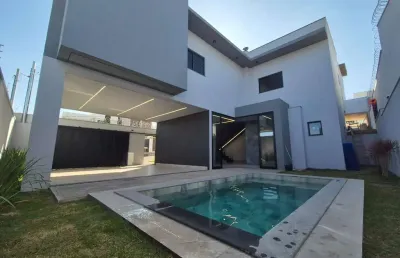 Casa com 3 quartos à venda na Cidade Jardim, Uberlândia 