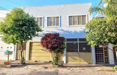 Casa com 4 quartos à venda no Custódio Pereira, Uberlândia 
