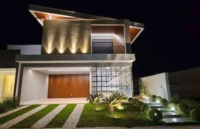 Casa com 4 quartos à venda no Jardim Botânico, Uberlândia 