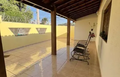 Casa com 3 quartos à venda no Vigilato Pereira, Uberlândia 