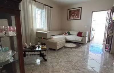Casa com 4 quartos à venda na Nossa Senhora Aparecida, Uberlândia 